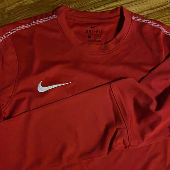 Nike Dri-Fit long sleeve shirt, NWT - Picture 4 of 7